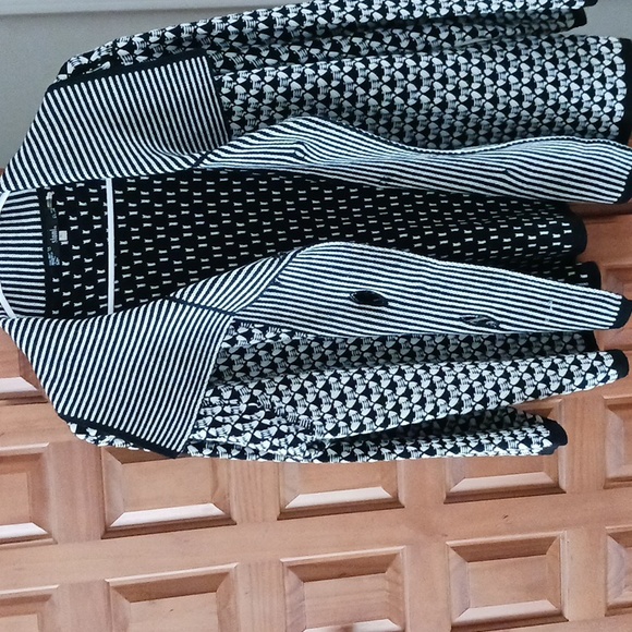 Slonl Black & Cream Short Sweater Jacket, XL - Picture 3 of 5